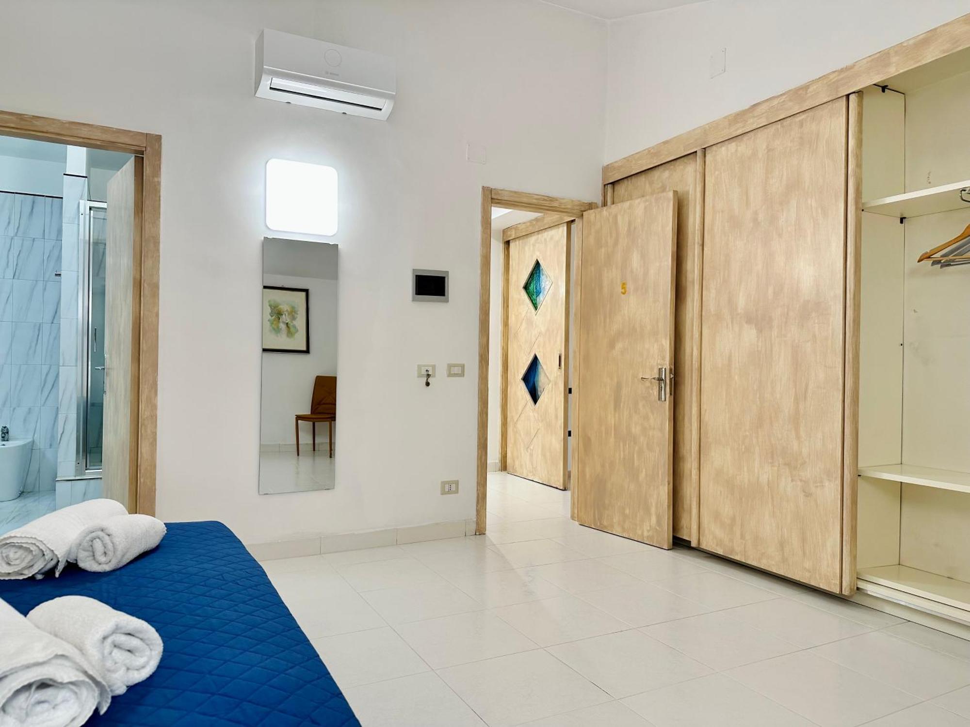 Unique Rooms In Centro Citta Bagno Privato E Climatizzatore Ragusa Ngoại thất bức ảnh