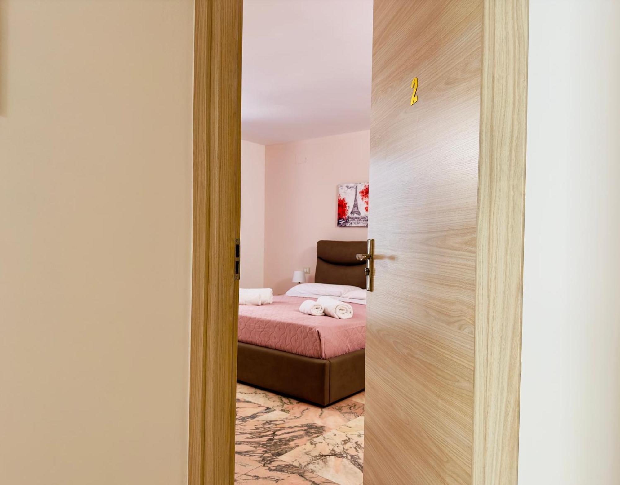 Unique Rooms In Centro Citta Bagno Privato E Climatizzatore Ragusa Ngoại thất bức ảnh