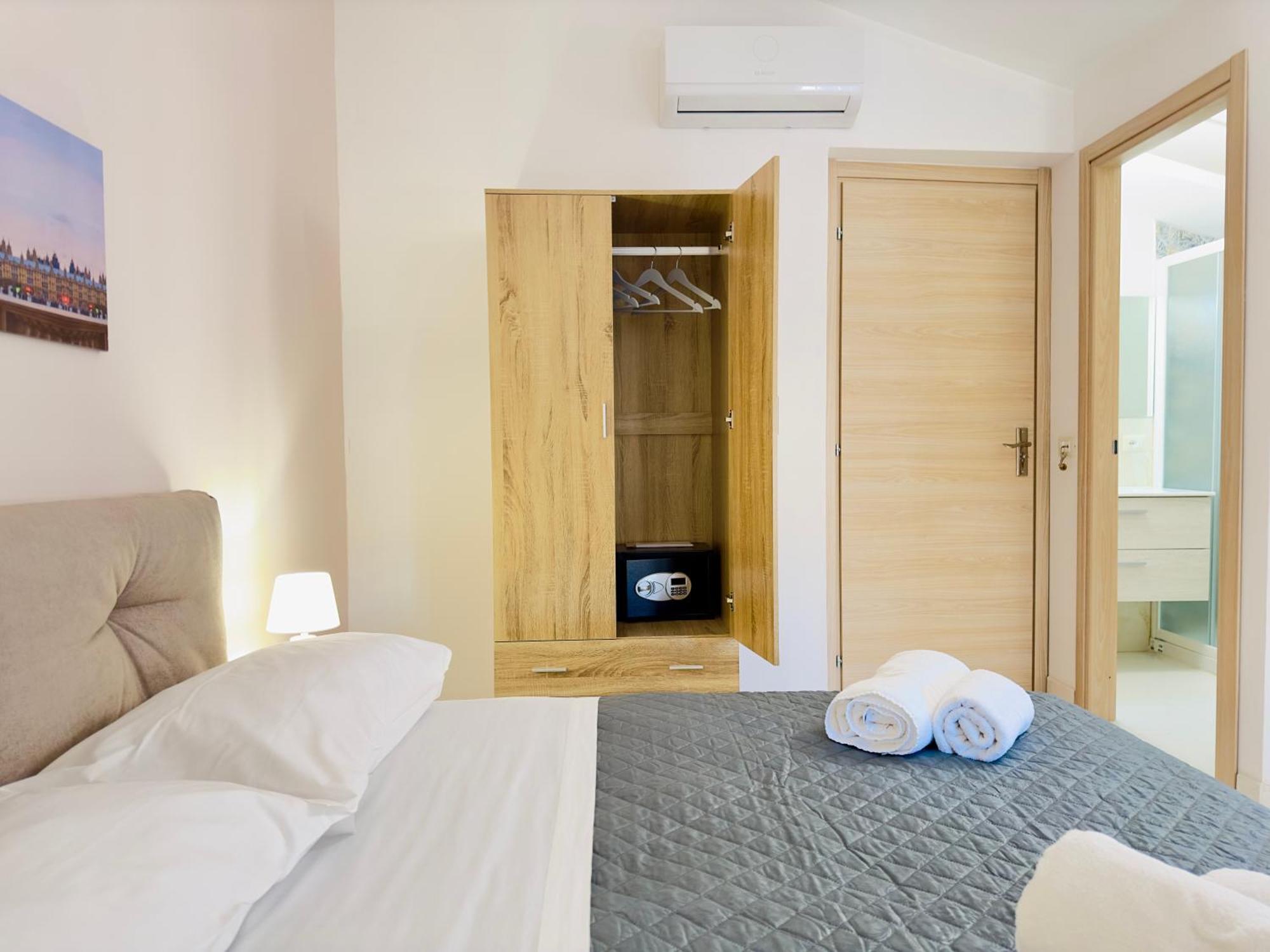 Unique Rooms In Centro Citta Bagno Privato E Climatizzatore Ragusa Ngoại thất bức ảnh