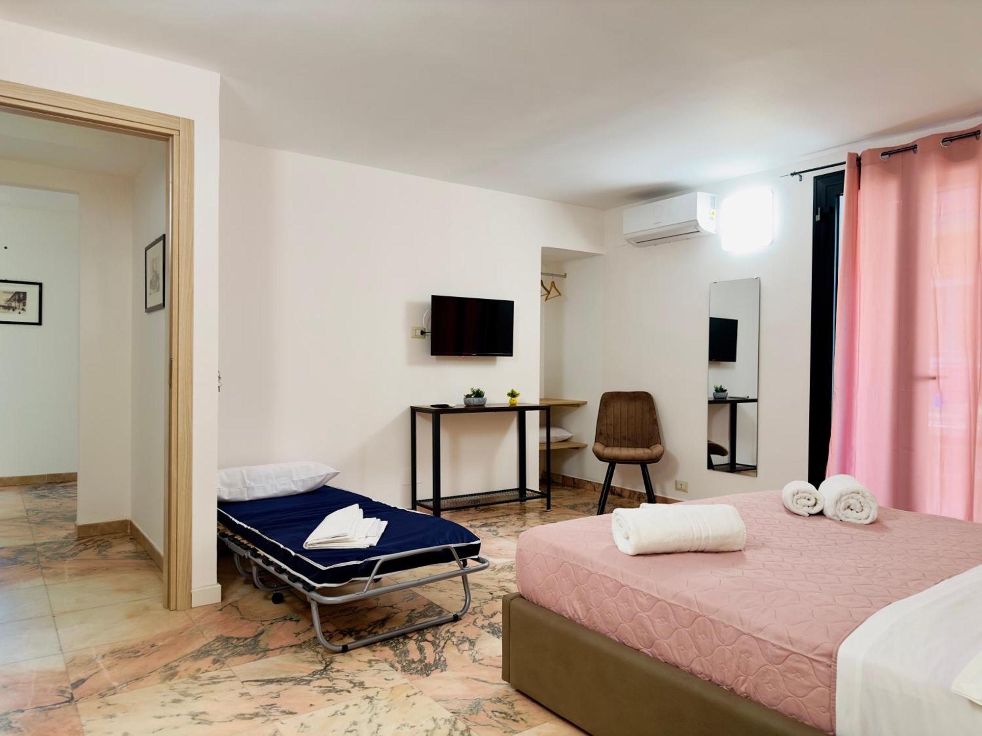Unique Rooms In Centro Citta Bagno Privato E Climatizzatore Ragusa Ngoại thất bức ảnh