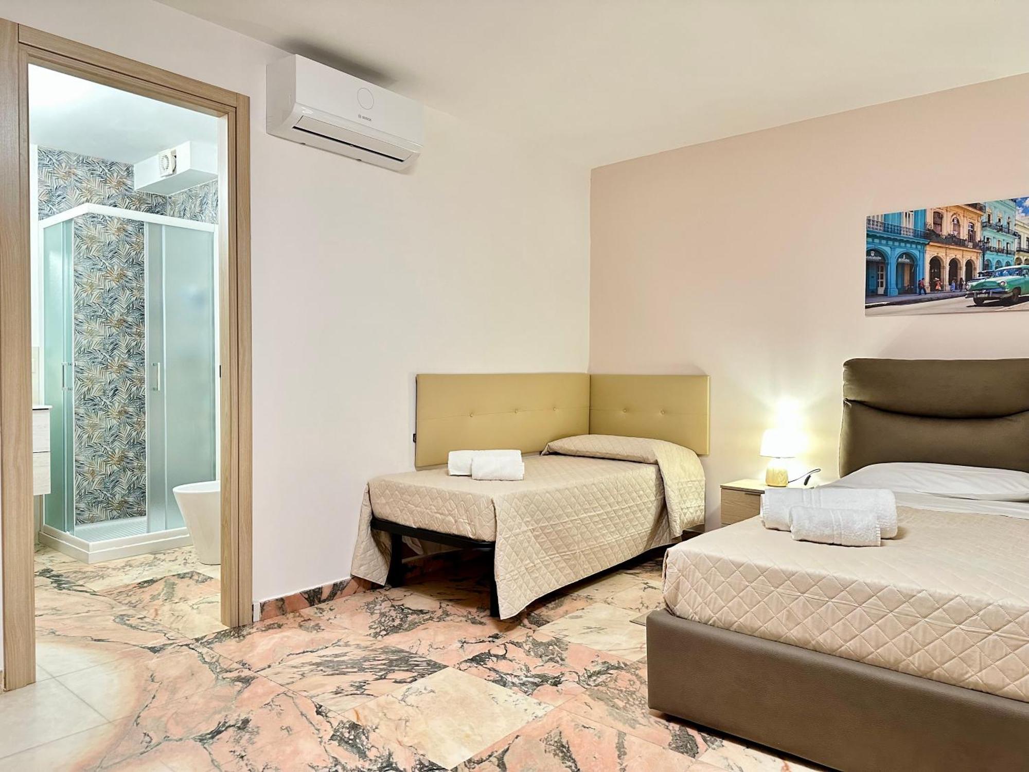 Unique Rooms In Centro Citta Bagno Privato E Climatizzatore Ragusa Ngoại thất bức ảnh