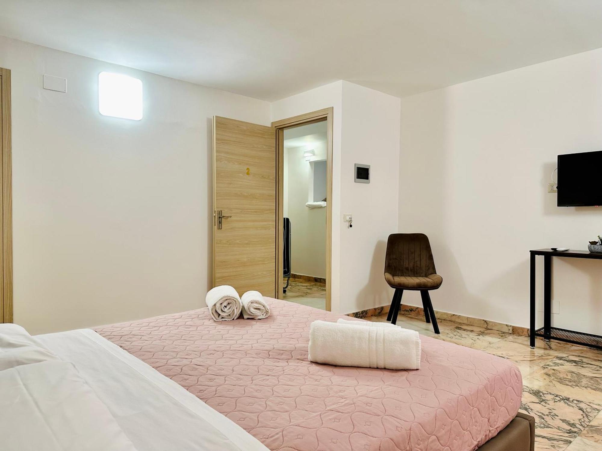 Unique Rooms In Centro Citta Bagno Privato E Climatizzatore Ragusa Ngoại thất bức ảnh